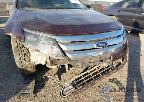 2011 Ford Fusion S z USA, uszkodzony, nr VIN 3FAHP0GA3BR160492